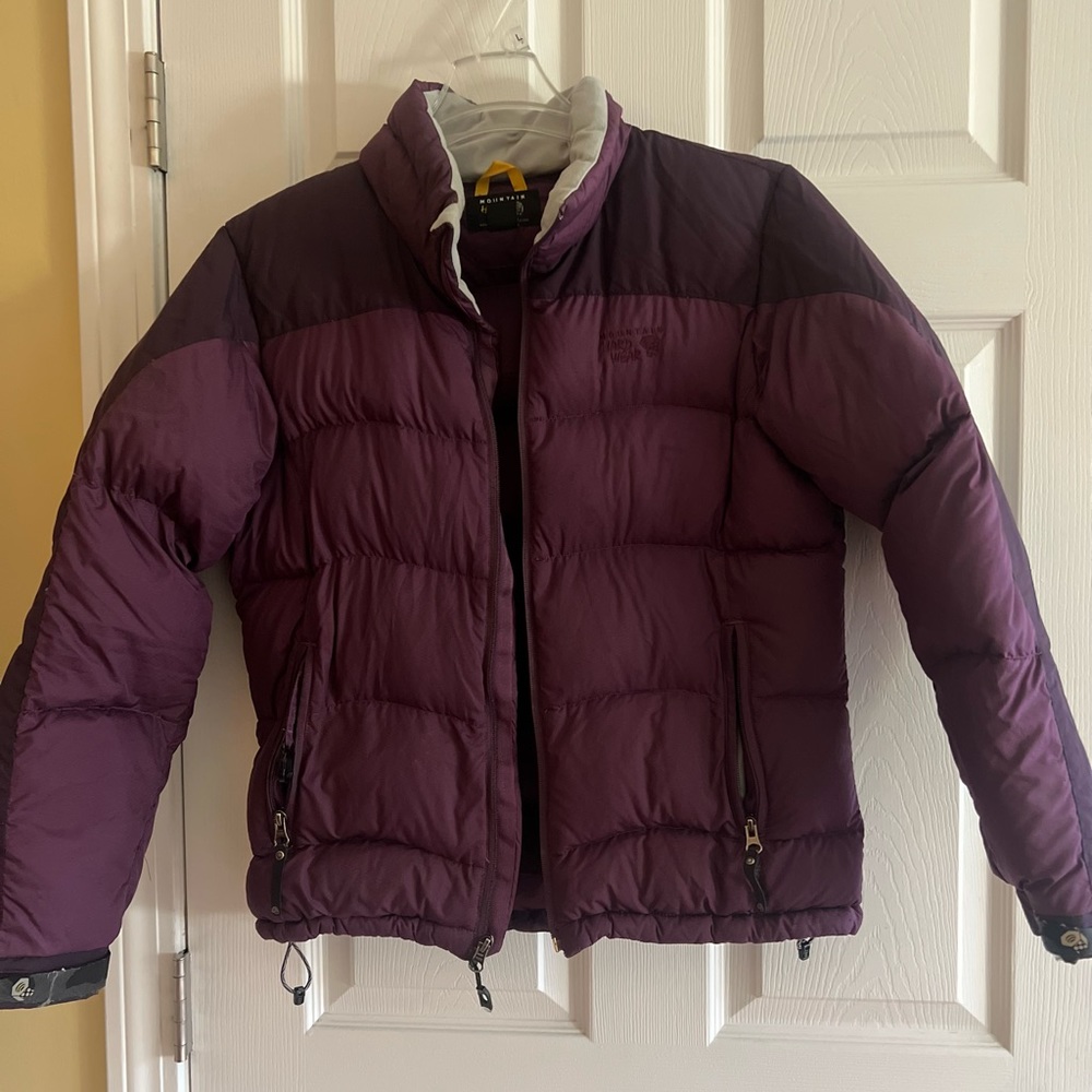 Medium winter cost by Mountain Hard Wear. Great condition.